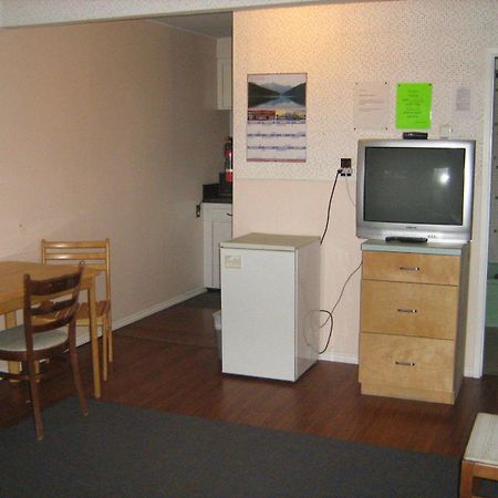 Airport Inn Кенель Номер фото