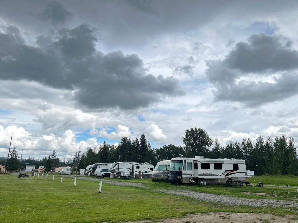 Airport Inn Кенель Экстерьер фото