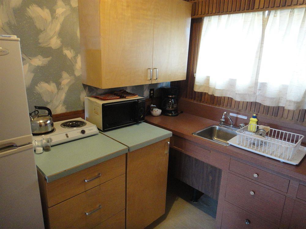 Airport Inn Кенель Экстерьер фото