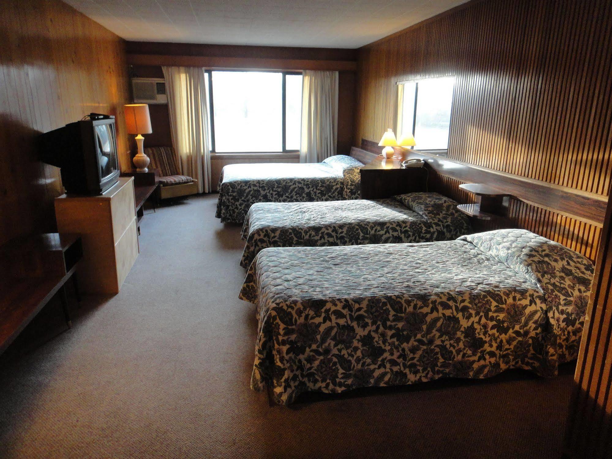 Airport Inn Кенель Экстерьер фото