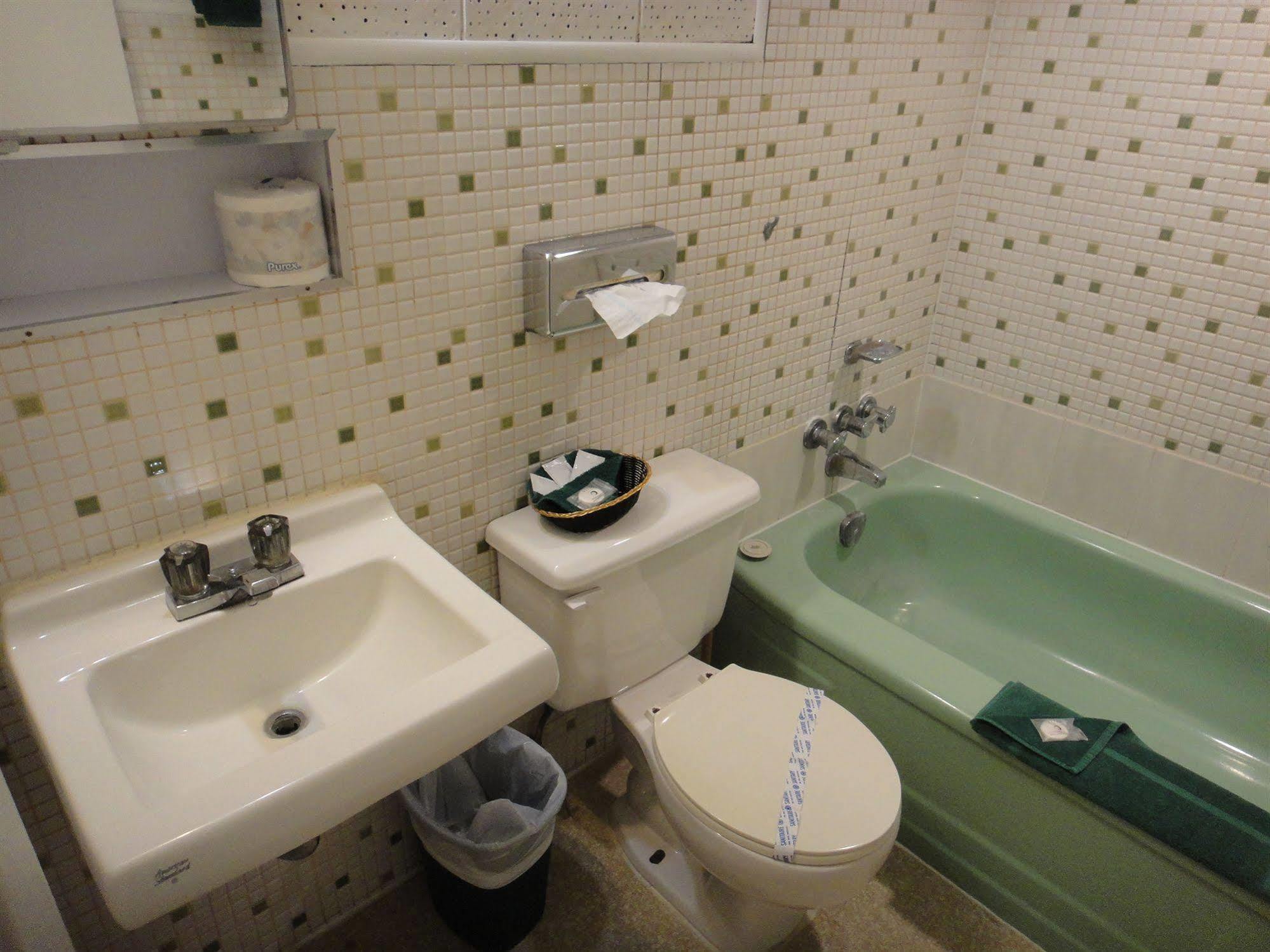 Airport Inn Кенель Экстерьер фото