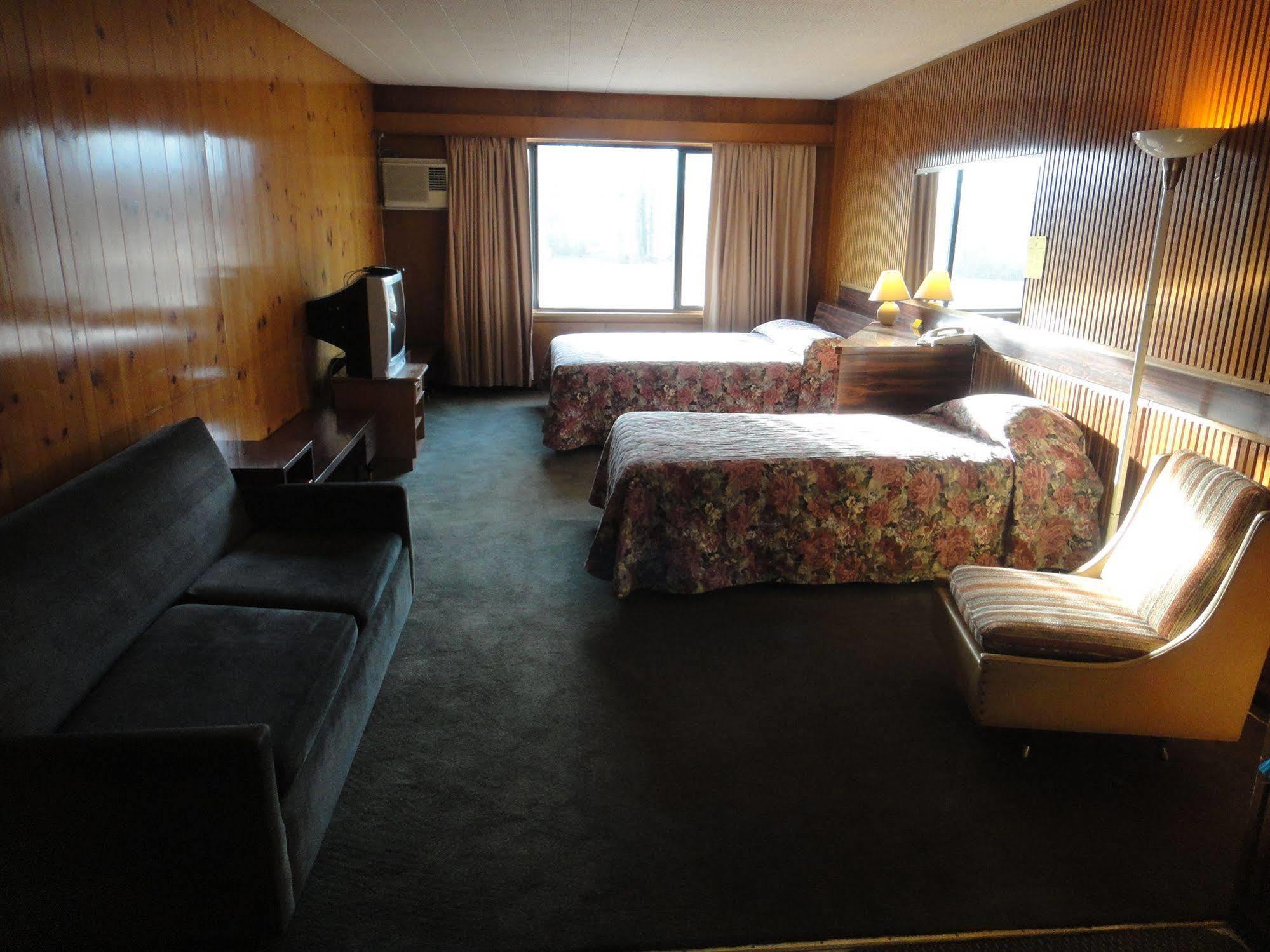 Airport Inn Кенель Экстерьер фото