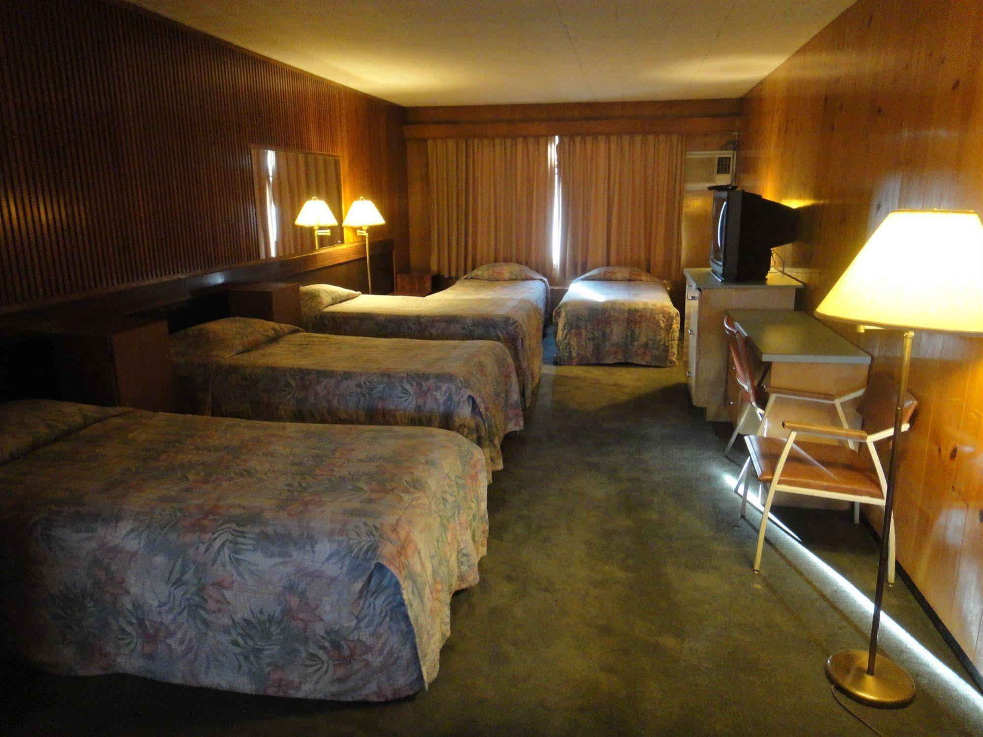 Airport Inn Кенель Экстерьер фото